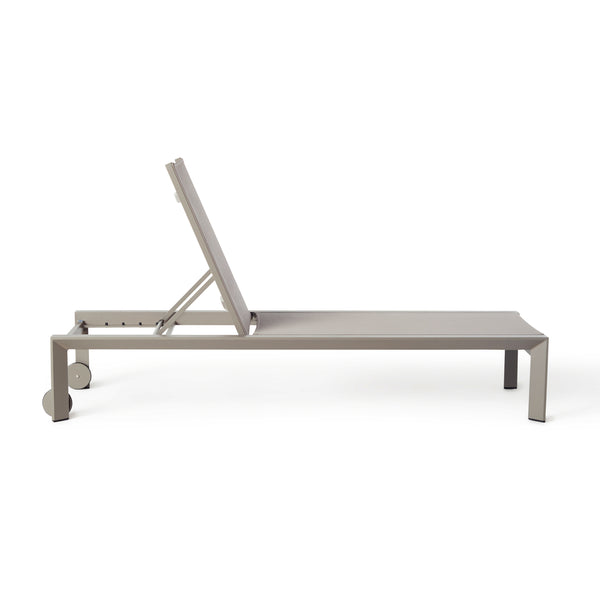 Santa Monica Chaise Lounge in Quartz Grey Aluminum